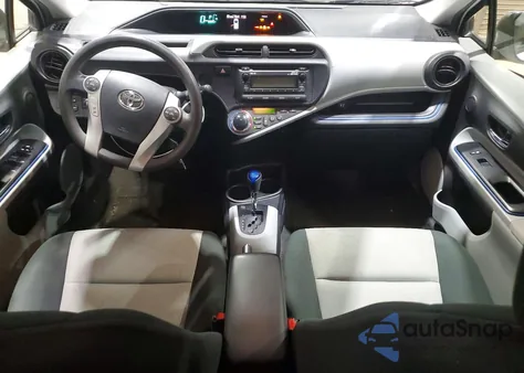 2012 Toyota Prius C z USA, uszkodzony, nr VIN JTDKDTB34C1508301